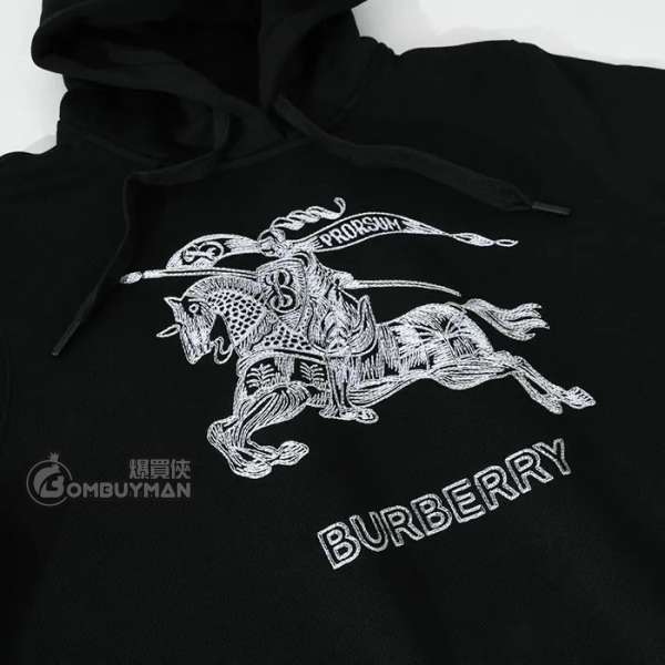 BURBERRY パーカー エンブロイダリー EKD フーディー 8072753 BURBERRY パーカー エンブロイダリー EKD フーディー 8072753